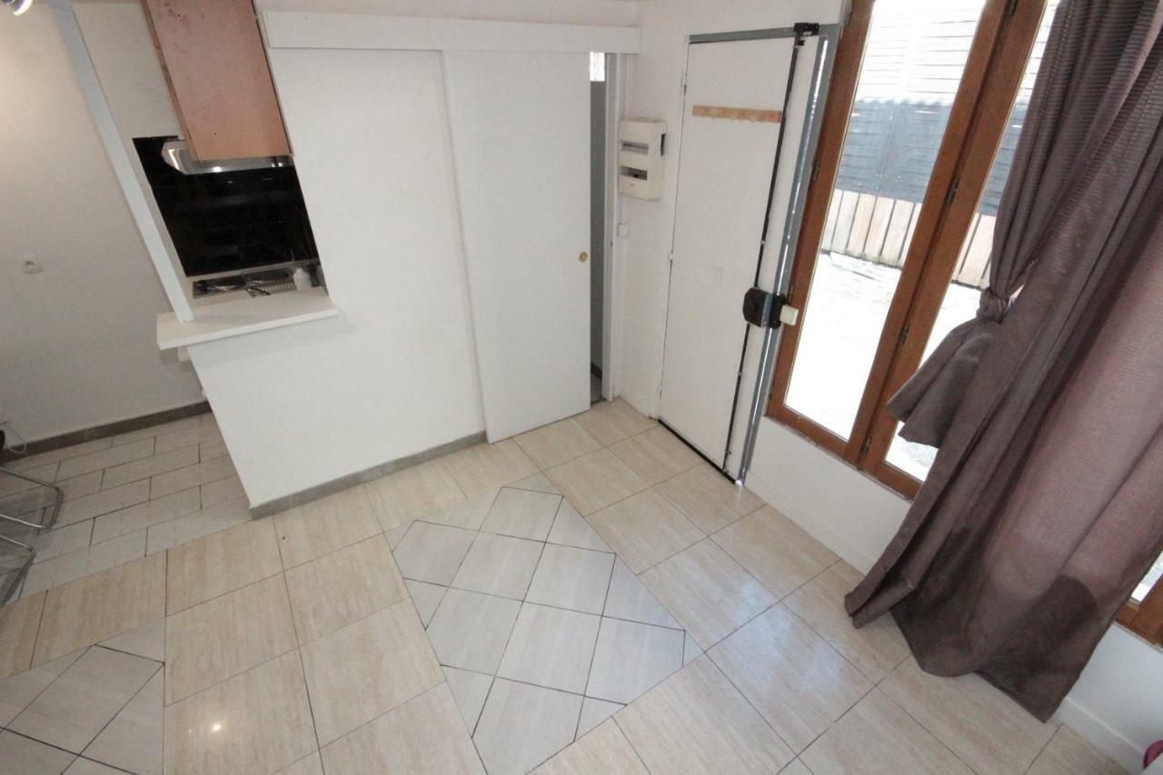 Ymmo 93500 Apartment Pantin Bagian luar foto